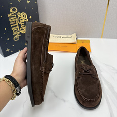 💋💍L 家新品 LOU*S VUITTO* 新品男士休闲双孔船鞋 面料采用进口反绒牛皮/蜡面牛皮打造 后跟烫压填 💋💍L 家新品 LOU*S VUITTO* 新品男士休闲双孔船鞋 面料采用进口反绒牛皮/蜡面牛皮打造 后跟烫压填