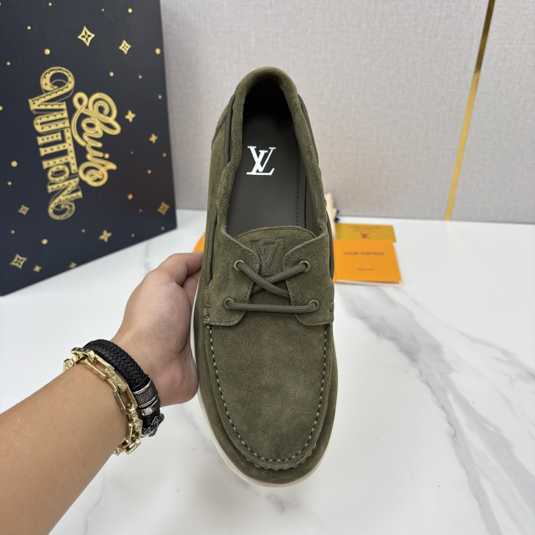 💋💍L 家新品 LOU*S VUITTO* 新品男士休闲双孔船鞋 面料采用进口反绒牛皮/蜡面牛皮打造 后跟烫压填 💋💍L 家新品 LOU*S VUITTO* 新品男士休闲双孔船鞋 面料采用进口反绒牛皮/蜡面牛皮打造 后跟烫压填