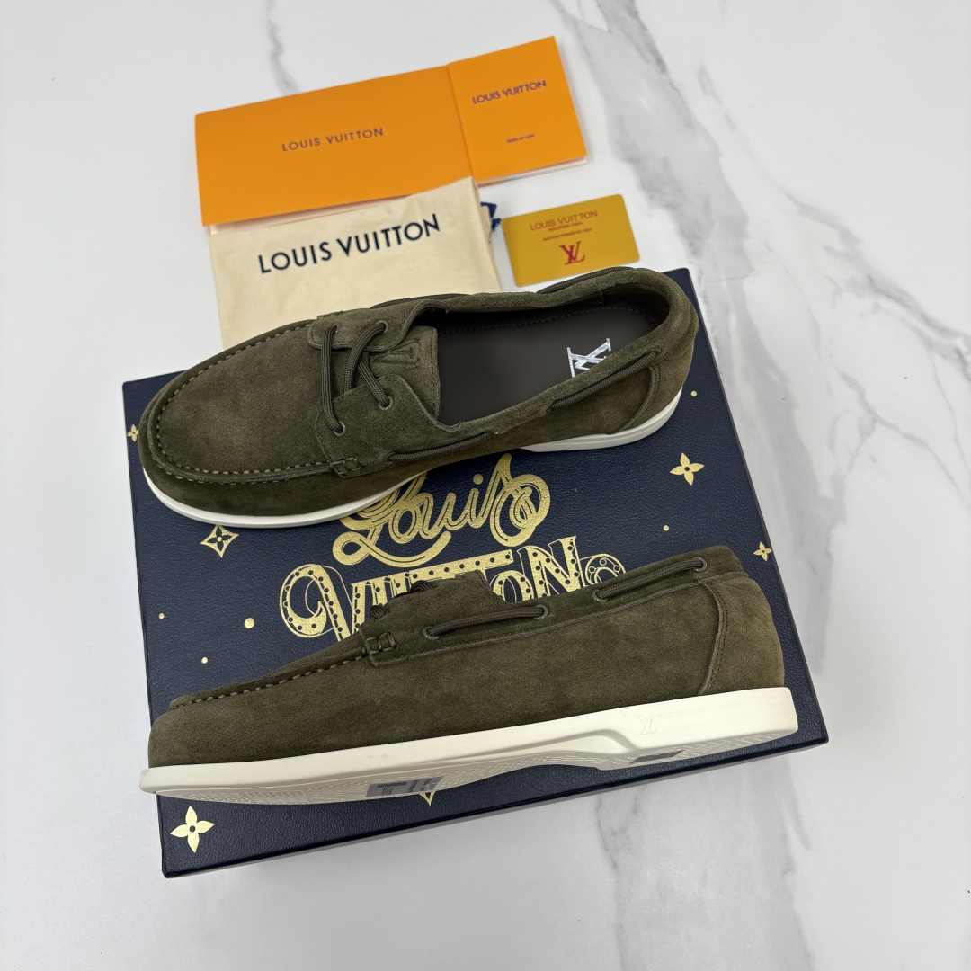 💋💍L 家新品 LOU*S VUITTO* 新品男士休闲双孔船鞋 面料采用进口反绒牛皮/蜡面牛皮打造 后跟烫压填 💋💍L 家新品 LOU*S VUITTO* 新品男士休闲双孔船鞋 面料采用进口反绒牛皮/蜡面牛皮打造 后跟烫压填