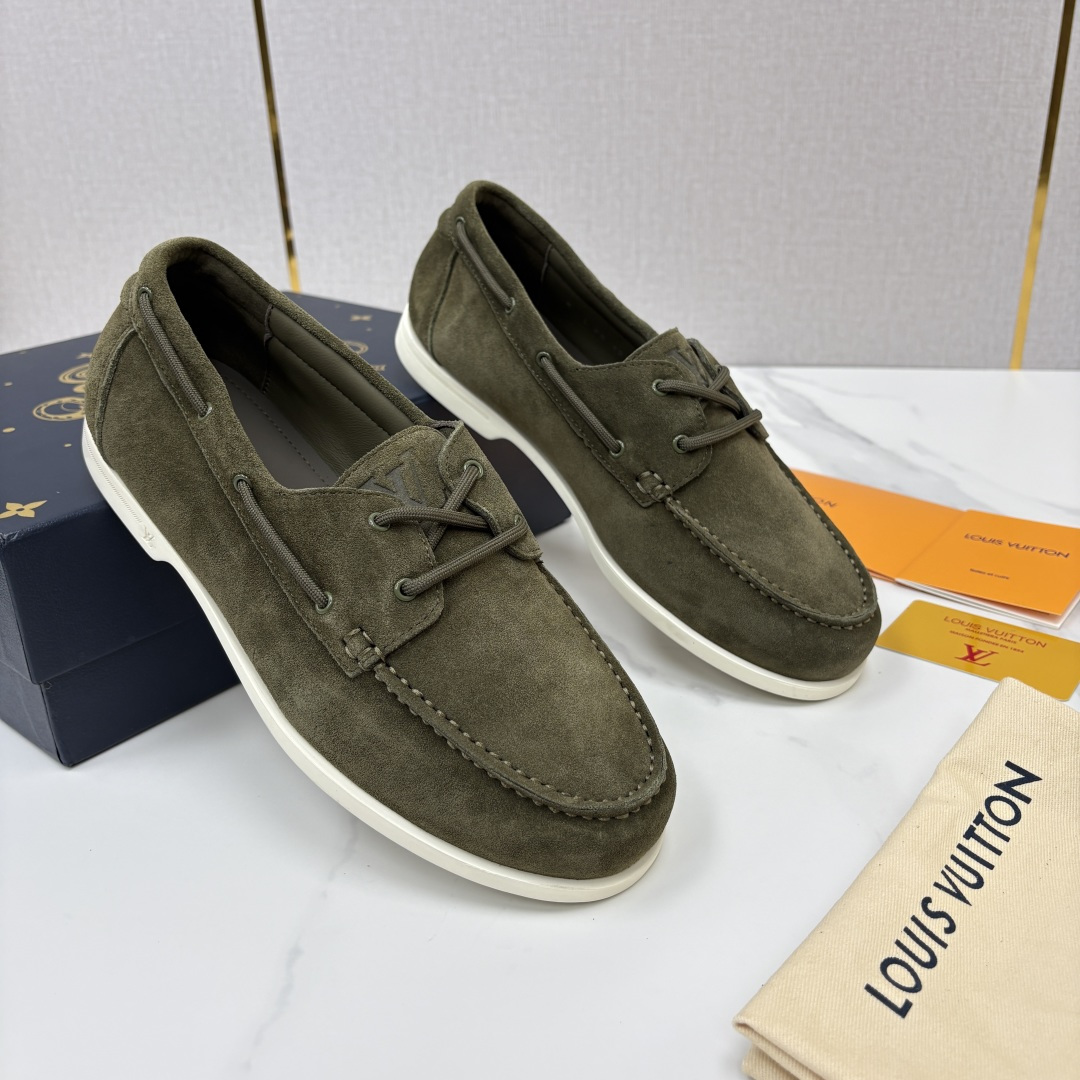 💋💍L 家新品 LOU*S VUITTO* 新品男士休闲双孔船鞋 面料采用进口反绒牛皮/蜡面牛皮打造 后跟烫压填 💋💍L 家新品 LOU*S VUITTO* 新品男士休闲双孔船鞋 面料采用进口反绒牛皮/蜡面牛皮打造 后跟烫压填