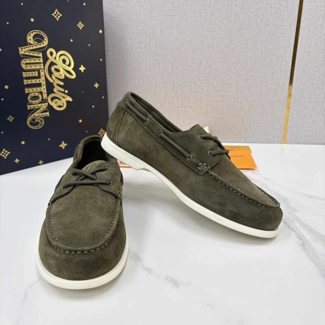 💋💍L 家新品 LOU*S VUITTO* 新品男士休闲双孔船鞋 面料采用进口反绒牛皮/蜡面牛皮打造 后跟烫压填 💋💍L 家新品 LOU*S VUITTO* 新品男士休闲双孔船鞋 面料采用进口反绒牛皮/蜡面牛皮打造 后跟烫压填