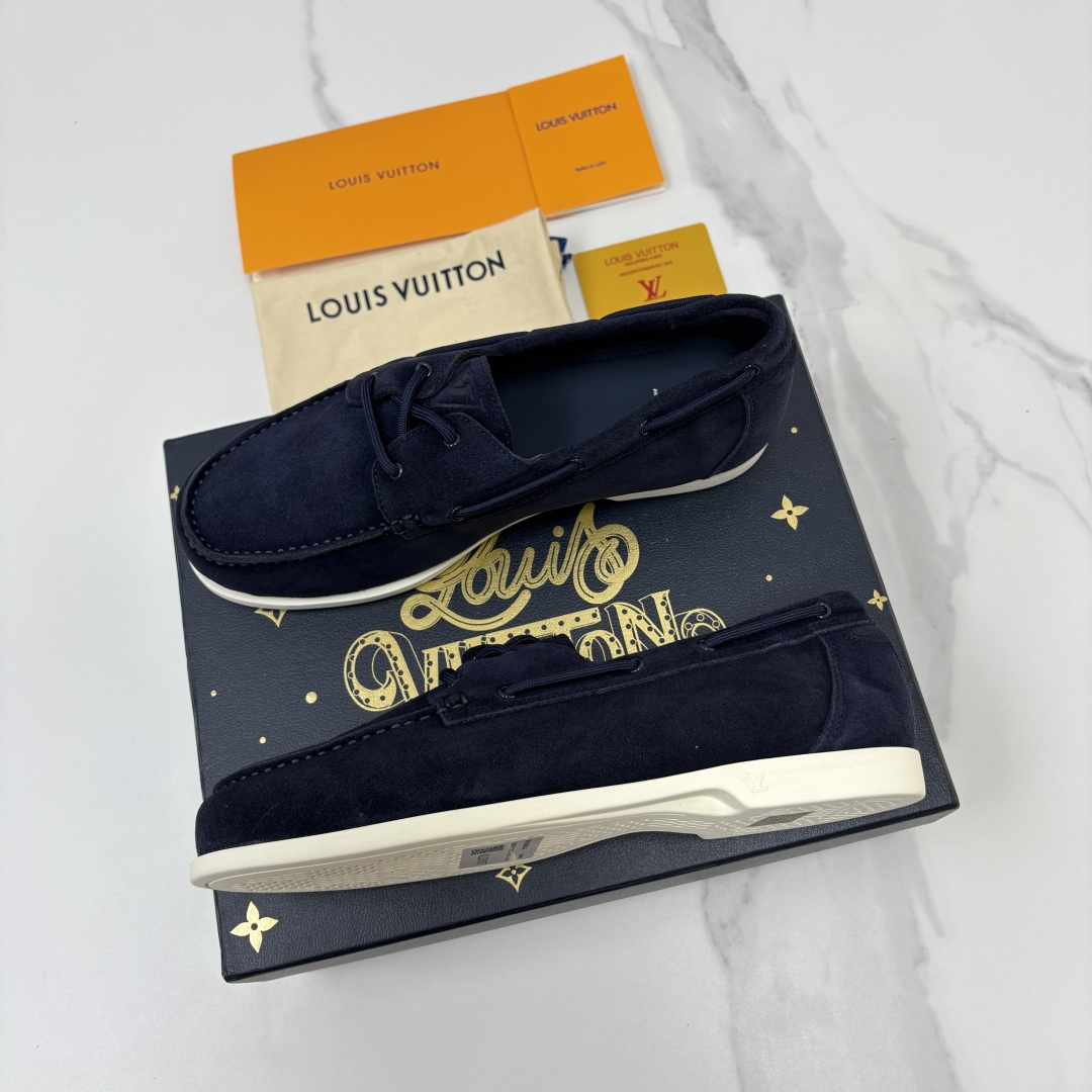 💋💍L 家新品 LOU*S VUITTO* 新品男士休闲双孔船鞋 面料采用进口反绒牛皮/蜡面牛皮打造 后跟烫压填 💋💍L 家新品 LOU*S VUITTO* 新品男士休闲双孔船鞋 面料采用进口反绒牛皮/蜡面牛皮打造 后跟烫压填