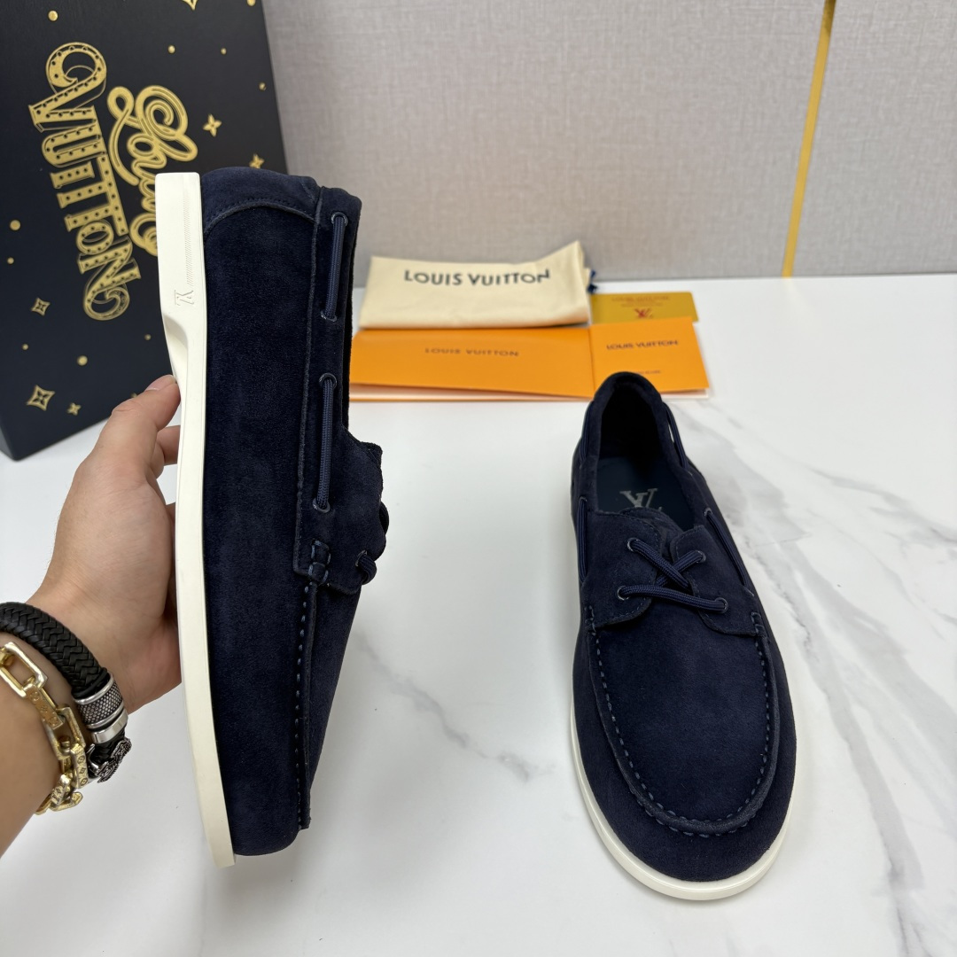 💋💍L 家新品 LOU*S VUITTO* 新品男士休闲双孔船鞋 面料采用进口反绒牛皮/蜡面牛皮打造 后跟烫压填 💋💍L 家新品 LOU*S VUITTO* 新品男士休闲双孔船鞋 面料采用进口反绒牛皮/蜡面牛皮打造 后跟烫压填
