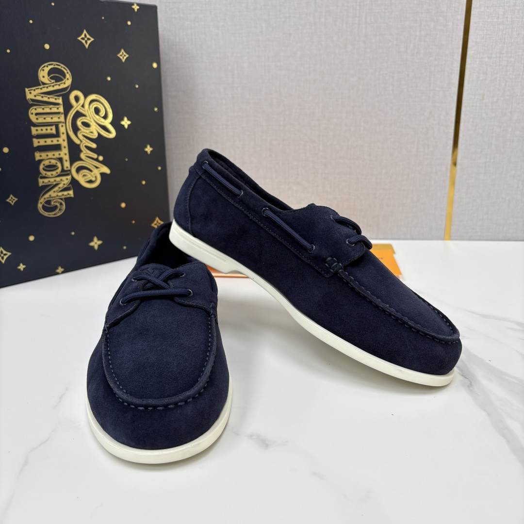 💋💍L 家新品 LOU*S VUITTO* 新品男士休闲双孔船鞋 面料采用进口反绒牛皮/蜡面牛皮打造 后跟烫压填 💋💍L 家新品 LOU*S VUITTO* 新品男士休闲双孔船鞋 面料采用进口反绒牛皮/蜡面牛皮打造 后跟烫压填