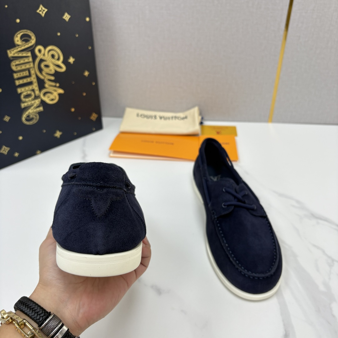 💋💍L 家新品 LOU*S VUITTO* 新品男士休闲双孔船鞋 面料采用进口反绒牛皮/蜡面牛皮打造 后跟烫压填 💋💍L 家新品 LOU*S VUITTO* 新品男士休闲双孔船鞋 面料采用进口反绒牛皮/蜡面牛皮打造 后跟烫压填