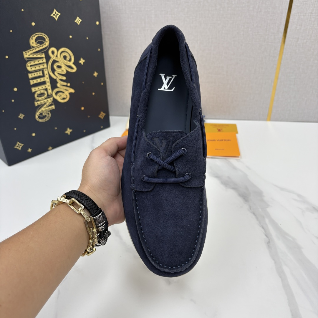 💋💍L 家新品 LOU*S VUITTO* 新品男士休闲双孔船鞋 面料采用进口反绒牛皮/蜡面牛皮打造 后跟烫压填 💋💍L 家新品 LOU*S VUITTO* 新品男士休闲双孔船鞋 面料采用进口反绒牛皮/蜡面牛皮打造 后跟烫压填