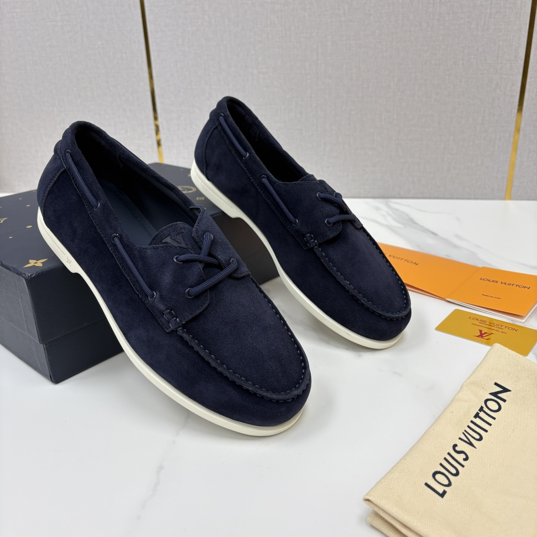💋💍L 家新品 LOU*S VUITTO* 新品男士休闲双孔船鞋 面料采用进口反绒牛皮/蜡面牛皮打造 后跟烫压填 💋💍L 家新品 LOU*S VUITTO* 新品男士休闲双孔船鞋 面料采用进口反绒牛皮/蜡面牛皮打造 后跟烫压填
