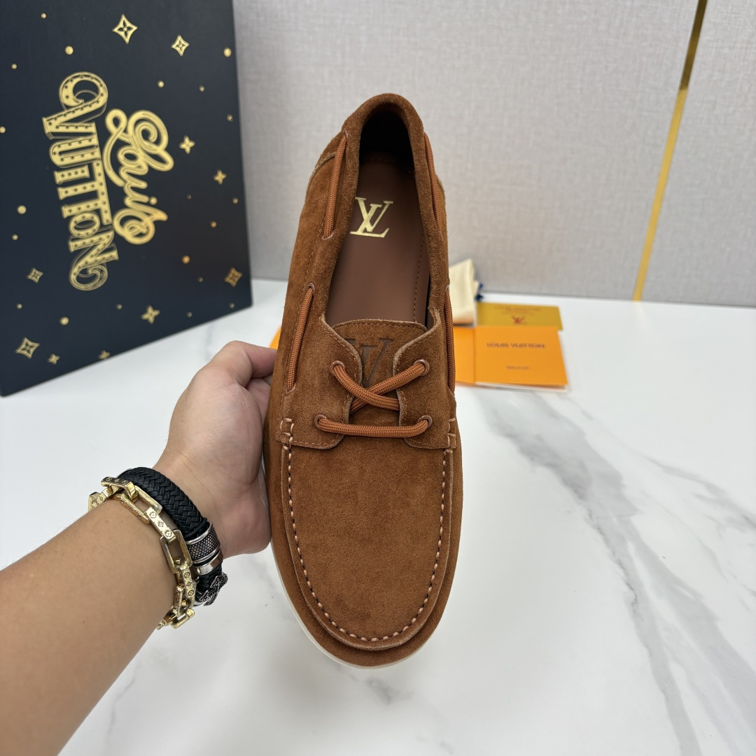 💋💍L 家新品 LOU*S VUITTO* 新品男士休闲双孔船鞋 面料采用进口反绒牛皮/蜡面牛皮打造 后跟烫压填 💋💍L 家新品 LOU*S VUITTO* 新品男士休闲双孔船鞋 面料采用进口反绒牛皮/蜡面牛皮打造 后跟烫压填