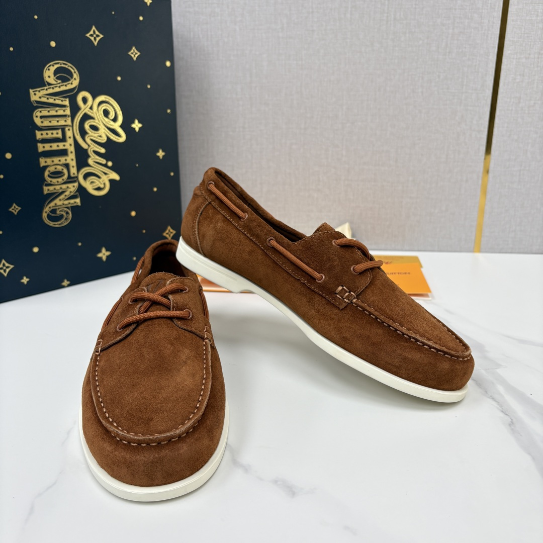 💋💍L 家新品 LOU*S VUITTO* 新品男士休闲双孔船鞋 面料采用进口反绒牛皮/蜡面牛皮打造 后跟烫压填 💋💍L 家新品 LOU*S VUITTO* 新品男士休闲双孔船鞋 面料采用进口反绒牛皮/蜡面牛皮打造 后跟烫压填