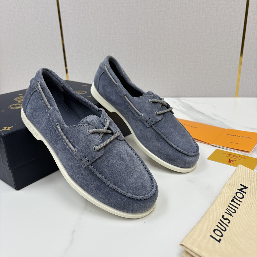 💋💍L 家新品 LOU*S VUITTO* 新品男士休闲双孔船鞋 面料采用进口反绒牛皮/蜡面牛皮打造 后跟烫压填 💋💍L 家新品 LOU*S VUITTO* 新品男士休闲双孔船鞋 面料采用进口反绒牛皮/蜡面牛皮打造 后跟烫压填