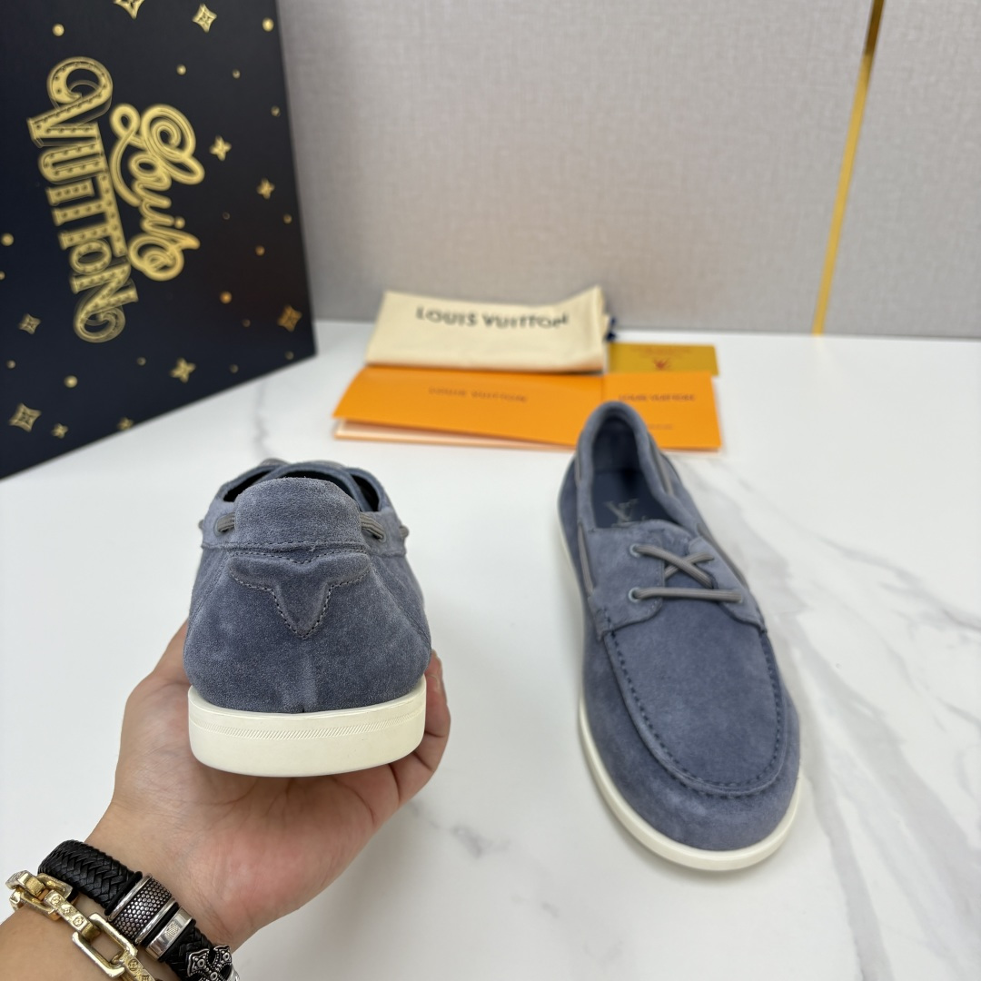💋💍L 家新品 LOU*S VUITTO* 新品男士休闲双孔船鞋 面料采用进口反绒牛皮/蜡面牛皮打造 后跟烫压填 💋💍L 家新品 LOU*S VUITTO* 新品男士休闲双孔船鞋 面料采用进口反绒牛皮/蜡面牛皮打造 后跟烫压填