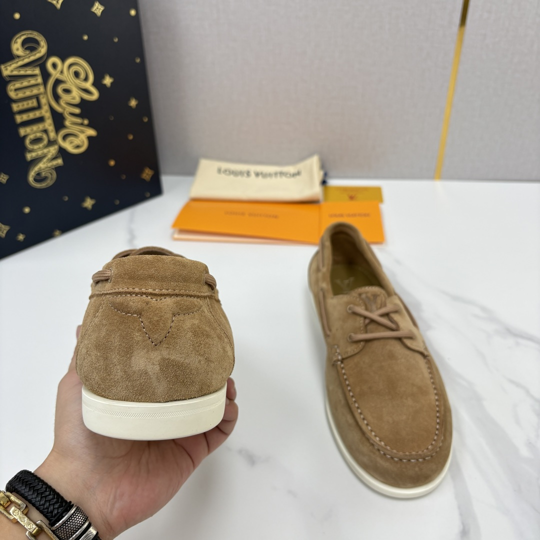 💋💍L 家新品 LOU*S VUITTO* 新品男士休闲双孔船鞋 面料采用进口反绒牛皮/蜡面牛皮打造 后跟烫压填 💋💍L 家新品 LOU*S VUITTO* 新品男士休闲双孔船鞋 面料采用进口反绒牛皮/蜡面牛皮打造 后跟烫压填