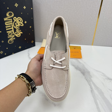 💋💍L 家新品 LOU*S VUITTO* 新品男士休闲双孔船鞋 面料采用进口反绒牛皮/蜡面牛皮打造 后跟烫压填 💋💍L 家新品 LOU*S VUITTO* 新品男士休闲双孔船鞋 面料采用进口反绒牛皮/蜡面牛皮打造 后跟烫压填