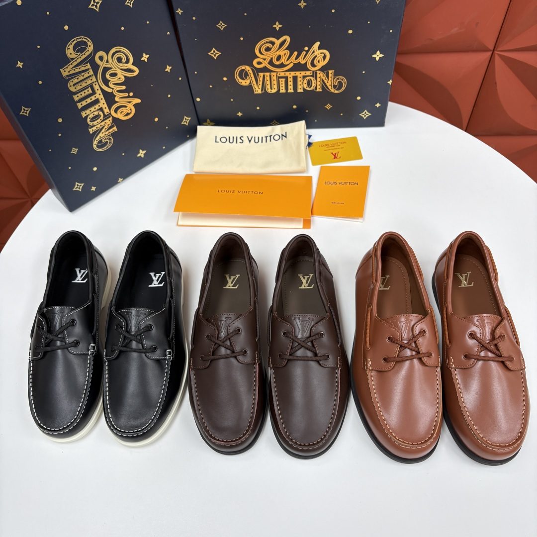 💋💍L 家新品 LOU*S VUITTO* 新品男士休闲双孔船鞋 面料采用进口反绒牛皮/蜡面牛皮打造 后跟烫压填 💋💍L 家新品 LOU*S VUITTO* 新品男士休闲双孔船鞋 面料采用进口反绒牛皮/蜡面牛皮打造 后跟烫压填