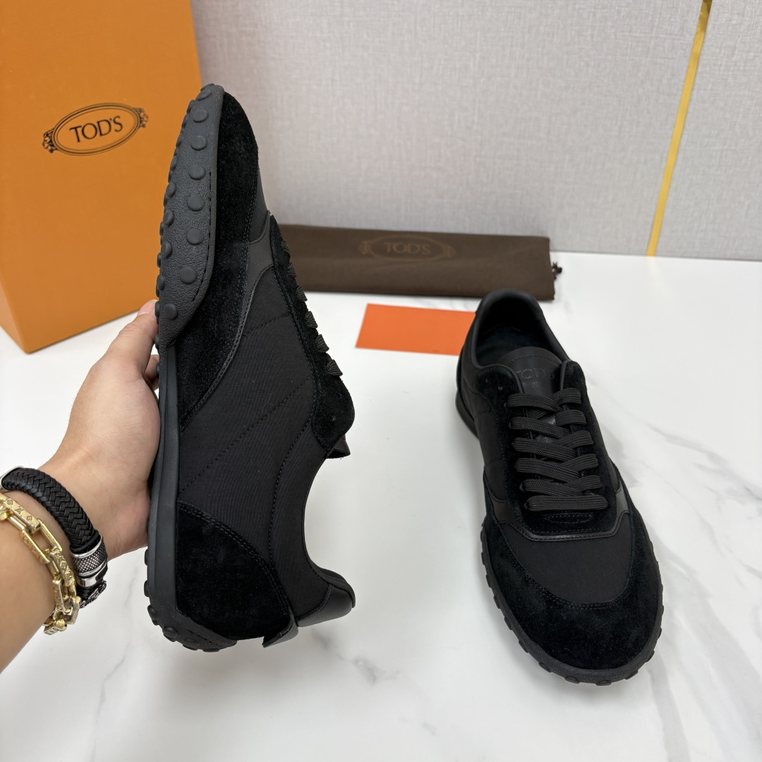 💋💍TOD*S/托德-斯 新品休闲运动板鞋 绒面皮革拼接蜡面牛皮/反毛皮拼布面/光面皮革系列运动鞋 本款运动鞋以绒面皮革 💋💍TOD*S/托德-斯 新品休闲运动板鞋 绒面皮革拼接蜡面牛皮/反毛皮拼布面/光面皮革系列运动鞋 本款运动鞋以绒面皮革