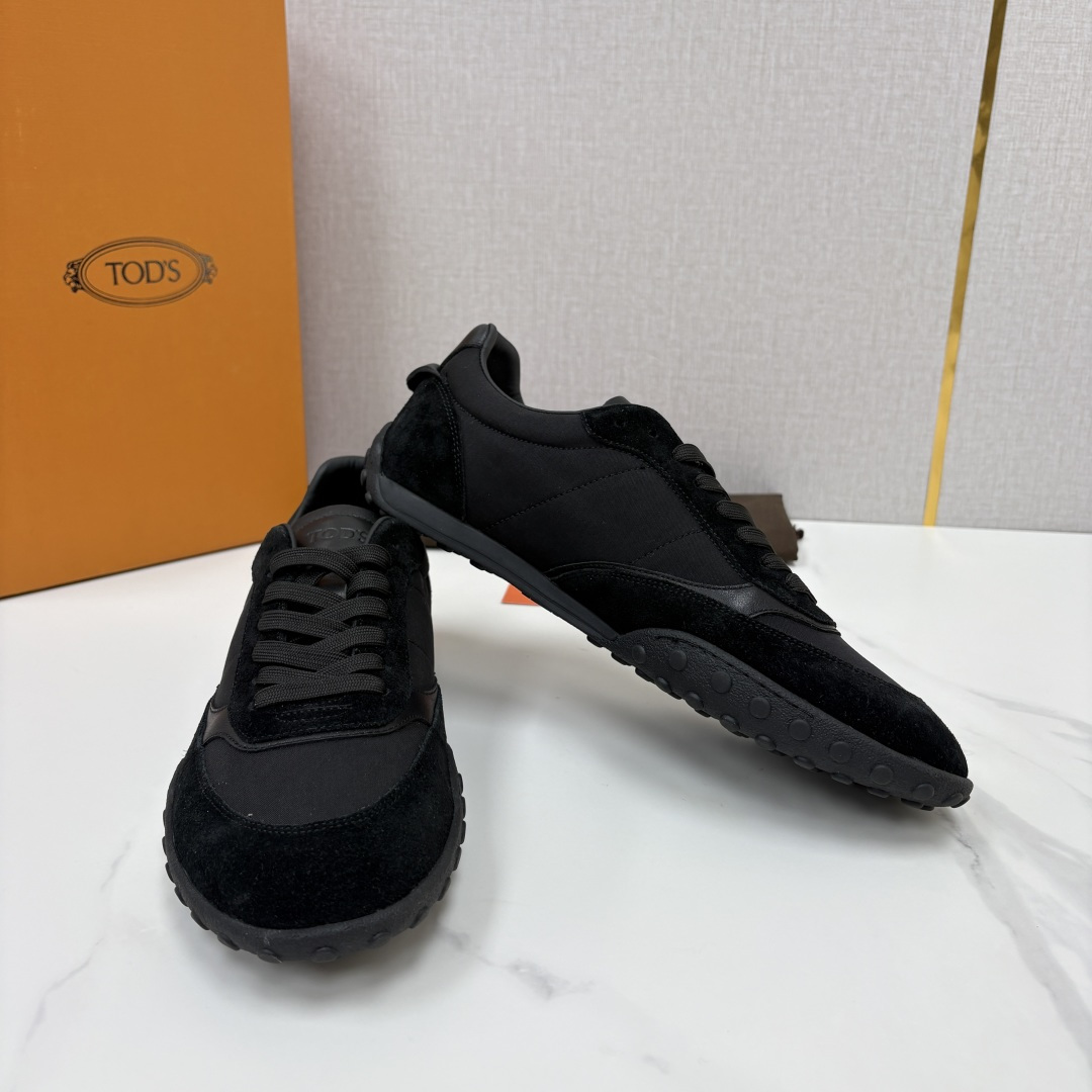 💋💍TOD*S/托德-斯 新品休闲运动板鞋 绒面皮革拼接蜡面牛皮/反毛皮拼布面/光面皮革系列运动鞋 本款运动鞋以绒面皮革 💋💍TOD*S/托德-斯 新品休闲运动板鞋 绒面皮革拼接蜡面牛皮/反毛皮拼布面/光面皮革系列运动鞋 本款运动鞋以绒面皮革