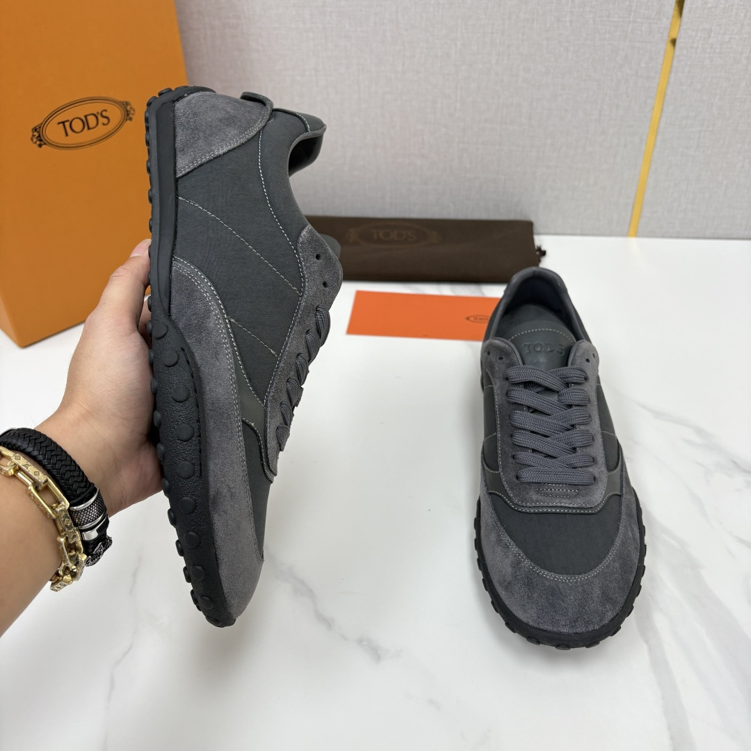 💋💍TOD*S/托德-斯 新品休闲运动板鞋 绒面皮革拼接蜡面牛皮/反毛皮拼布面/光面皮革系列运动鞋 本款运动鞋以绒面皮革 💋💍TOD*S/托德-斯 新品休闲运动板鞋 绒面皮革拼接蜡面牛皮/反毛皮拼布面/光面皮革系列运动鞋 本款运动鞋以绒面皮革
