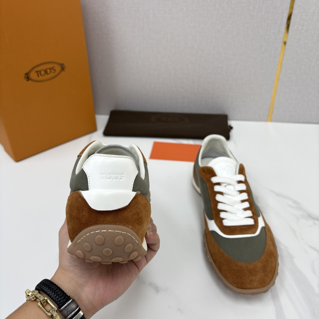 💋💍TOD*S/托德-斯 新品休闲运动板鞋 绒面皮革拼接蜡面牛皮/反毛皮拼布面/光面皮革系列运动鞋 本款运动鞋以绒面皮革 💋💍TOD*S/托德-斯 新品休闲运动板鞋 绒面皮革拼接蜡面牛皮/反毛皮拼布面/光面皮革系列运动鞋 本款运动鞋以绒面皮革