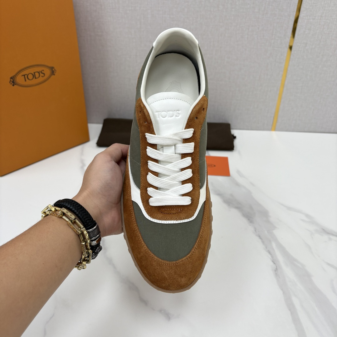 💋💍TOD*S/托德-斯 新品休闲运动板鞋 绒面皮革拼接蜡面牛皮/反毛皮拼布面/光面皮革系列运动鞋 本款运动鞋以绒面皮革 💋💍TOD*S/托德-斯 新品休闲运动板鞋 绒面皮革拼接蜡面牛皮/反毛皮拼布面/光面皮革系列运动鞋 本款运动鞋以绒面皮革