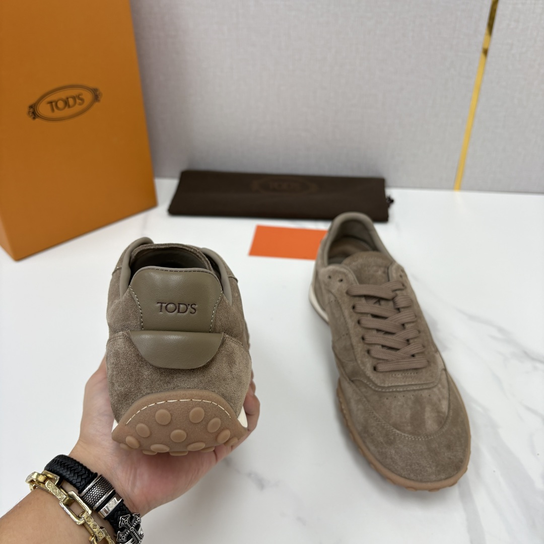 💋💍TOD*S/托德-斯 新品休闲运动板鞋 绒面皮革拼接蜡面牛皮/反毛皮拼布面/光面皮革系列运动鞋 本款运动鞋以绒面皮革 💋💍TOD*S/托德-斯 新品休闲运动板鞋 绒面皮革拼接蜡面牛皮/反毛皮拼布面/光面皮革系列运动鞋 本款运动鞋以绒面皮革