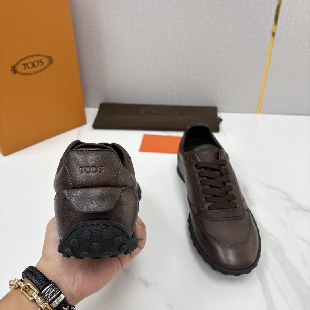 💋💍TOD*S/托德-斯 新品休闲运动板鞋 绒面皮革拼接蜡面牛皮/反毛皮拼布面/光面皮革系列运动鞋 本款运动鞋以绒面皮革 💋💍TOD*S/托德-斯 新品休闲运动板鞋 绒面皮革拼接蜡面牛皮/反毛皮拼布面/光面皮革系列运动鞋 本款运动鞋以绒面皮革
