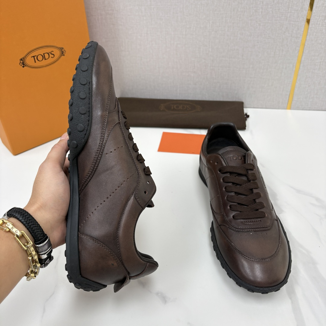 💋💍TOD*S/托德-斯 新品休闲运动板鞋 绒面皮革拼接蜡面牛皮/反毛皮拼布面/光面皮革系列运动鞋 本款运动鞋以绒面皮革 💋💍TOD*S/托德-斯 新品休闲运动板鞋 绒面皮革拼接蜡面牛皮/反毛皮拼布面/光面皮革系列运动鞋 本款运动鞋以绒面皮革