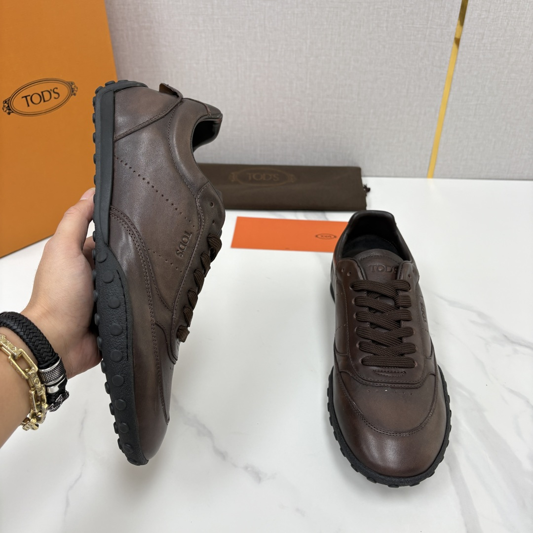 💋💍TOD*S/托德-斯 新品休闲运动板鞋 绒面皮革拼接蜡面牛皮/反毛皮拼布面/光面皮革系列运动鞋 本款运动鞋以绒面皮革 💋💍TOD*S/托德-斯 新品休闲运动板鞋 绒面皮革拼接蜡面牛皮/反毛皮拼布面/光面皮革系列运动鞋 本款运动鞋以绒面皮革