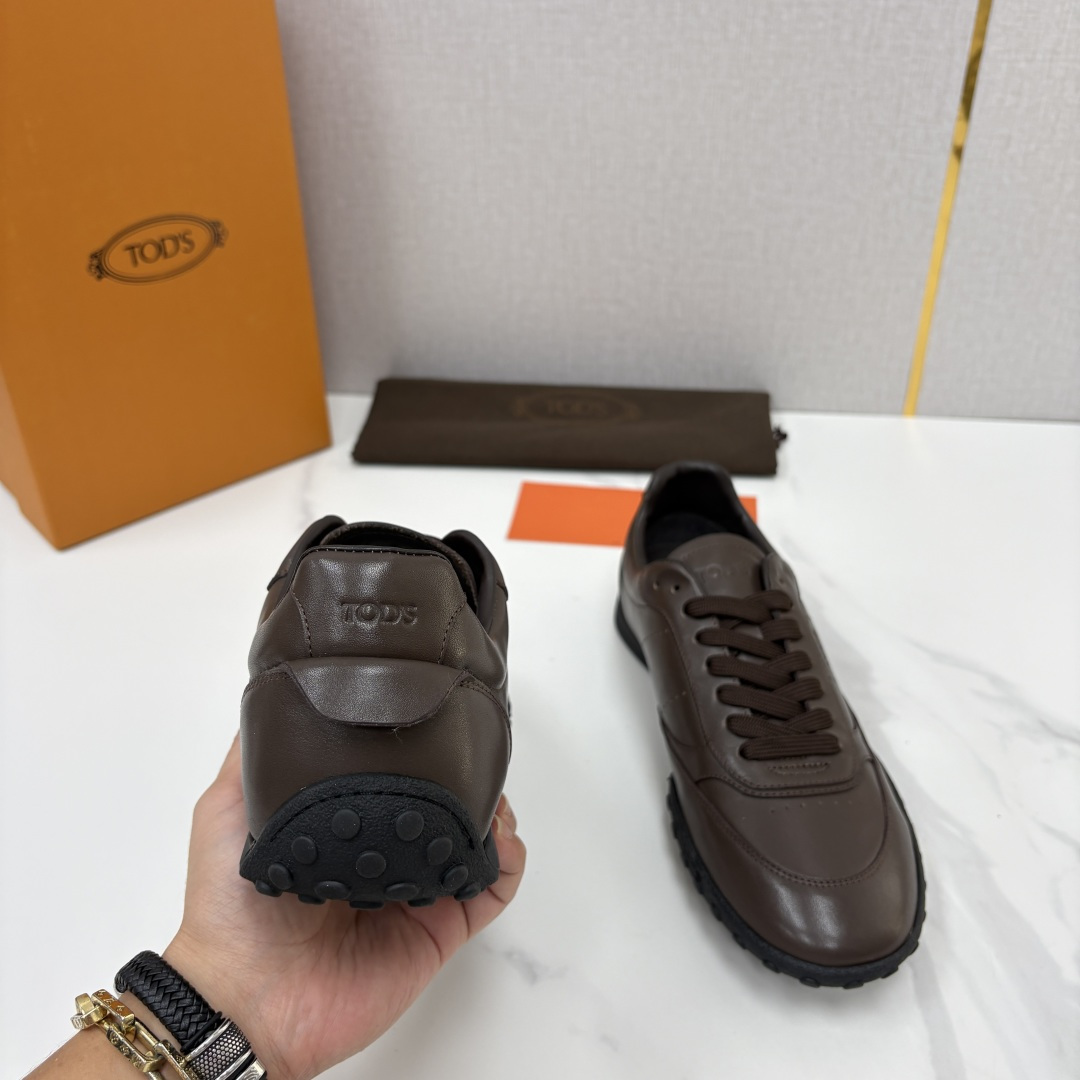 💋💍TOD*S/托德-斯 新品休闲运动板鞋 绒面皮革拼接蜡面牛皮/反毛皮拼布面/光面皮革系列运动鞋 本款运动鞋以绒面皮革 💋💍TOD*S/托德-斯 新品休闲运动板鞋 绒面皮革拼接蜡面牛皮/反毛皮拼布面/光面皮革系列运动鞋 本款运动鞋以绒面皮革
