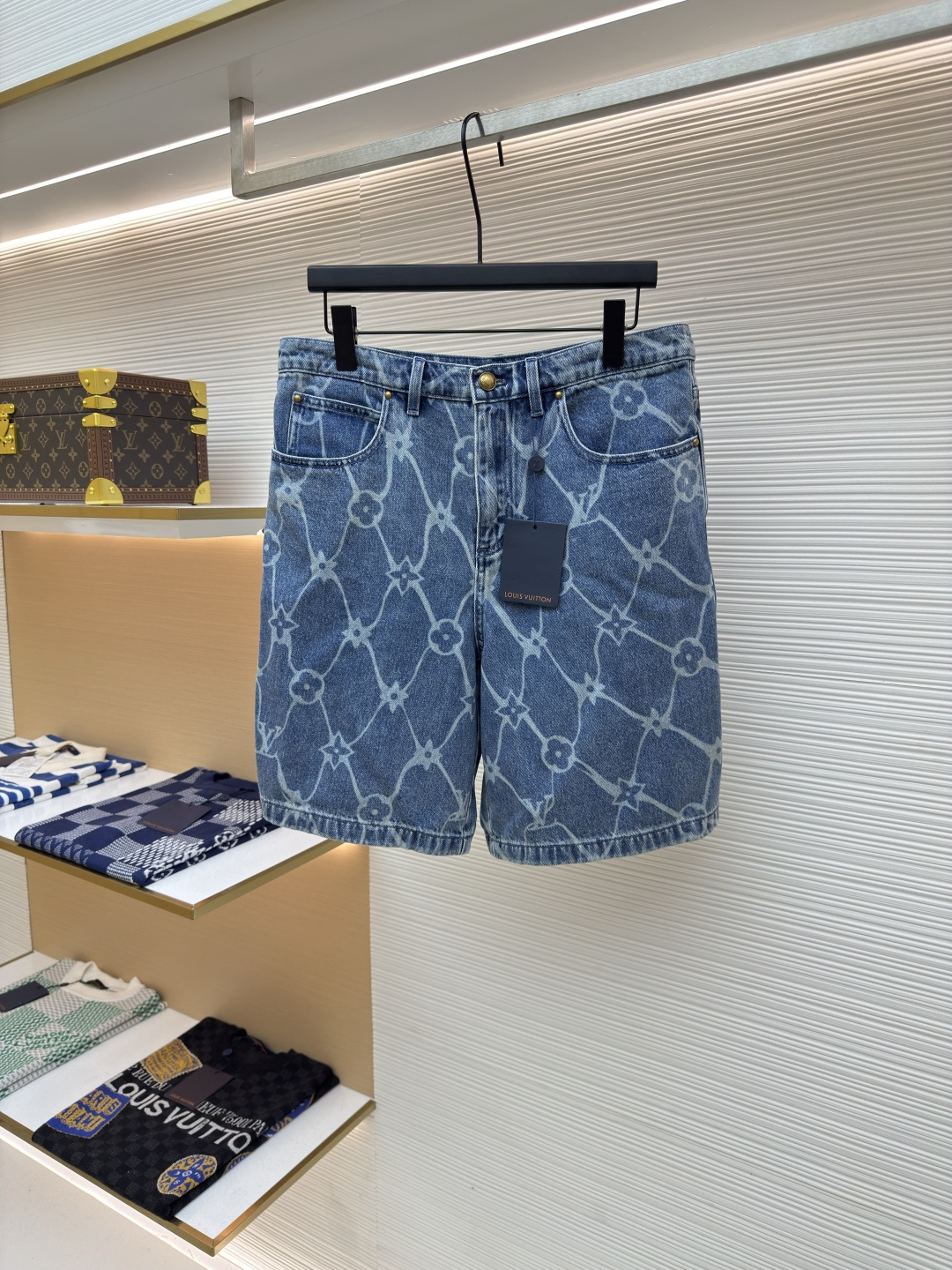LOUIS VUITTON ● 14600 ● 1680365-B30 ● ● ● ● 440 ● 30-31-32-33 ● 7s*7s Y Pantaloncini Pantaloni