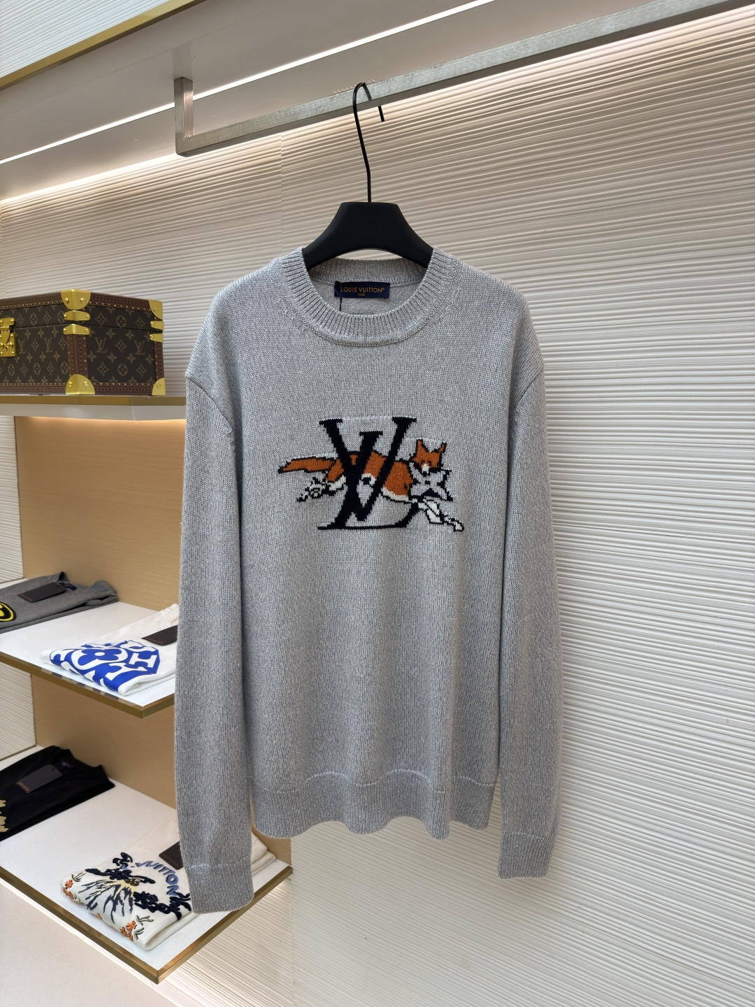P240 LOUIS VUITTON Suéter de manga larga de cuello redondo de cachemira y piel de zorro ●Original: comprado por 14100 p…