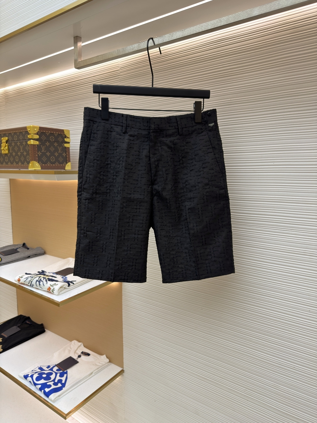 Fendi FF ● 7300 ● 1682461-A80 ● ● ● ● ● 285 ● S-M-L-XL ● F Pantaloncini Pantaloncini Completo