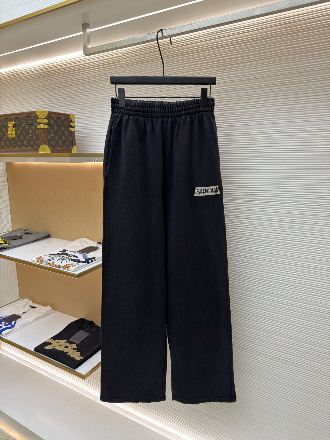 Balenciaga ● 1681637-A80 ● ● ● ● ● 715 ● XS-S-M-L ● 26S +10S 380g Felpa