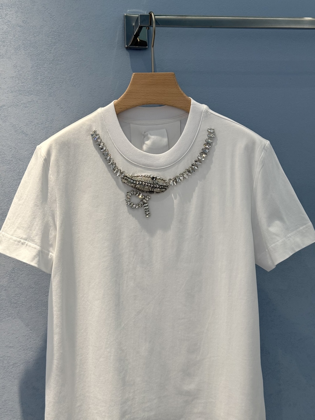 Exclusive Crystal-Embellished Female Suit with Imported Cotton Tops: High-Quality and Stylish Summer Wear - 图片 4