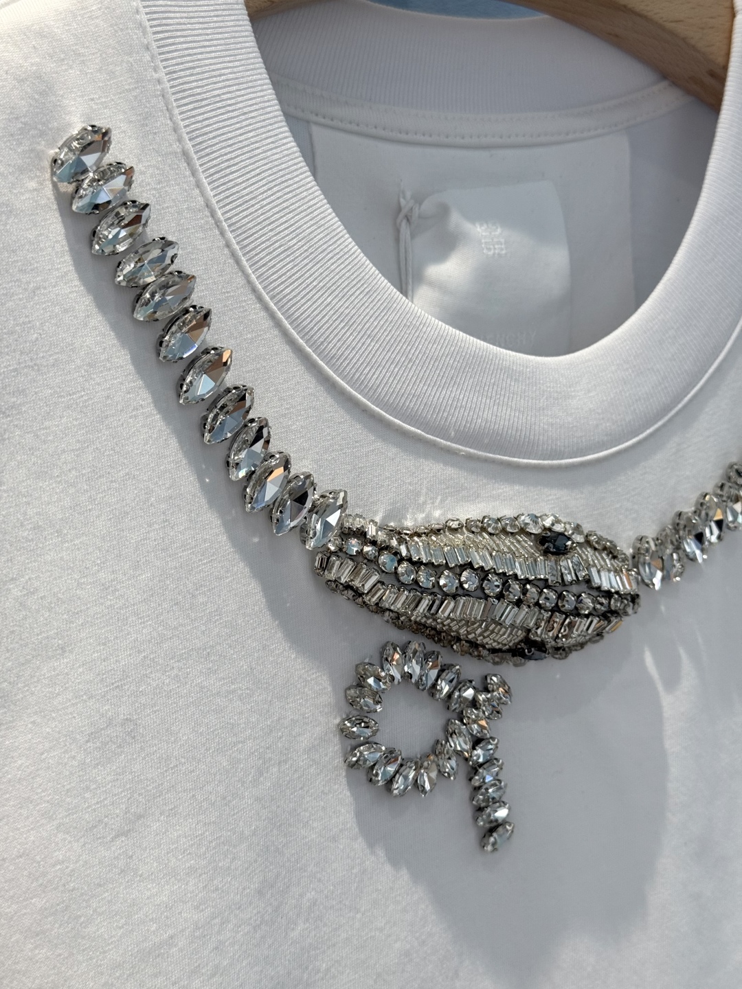 Exclusive Crystal-Embellished Female Suit with Imported Cotton Tops: High-Quality and Stylish Summer Wear - 图片 6