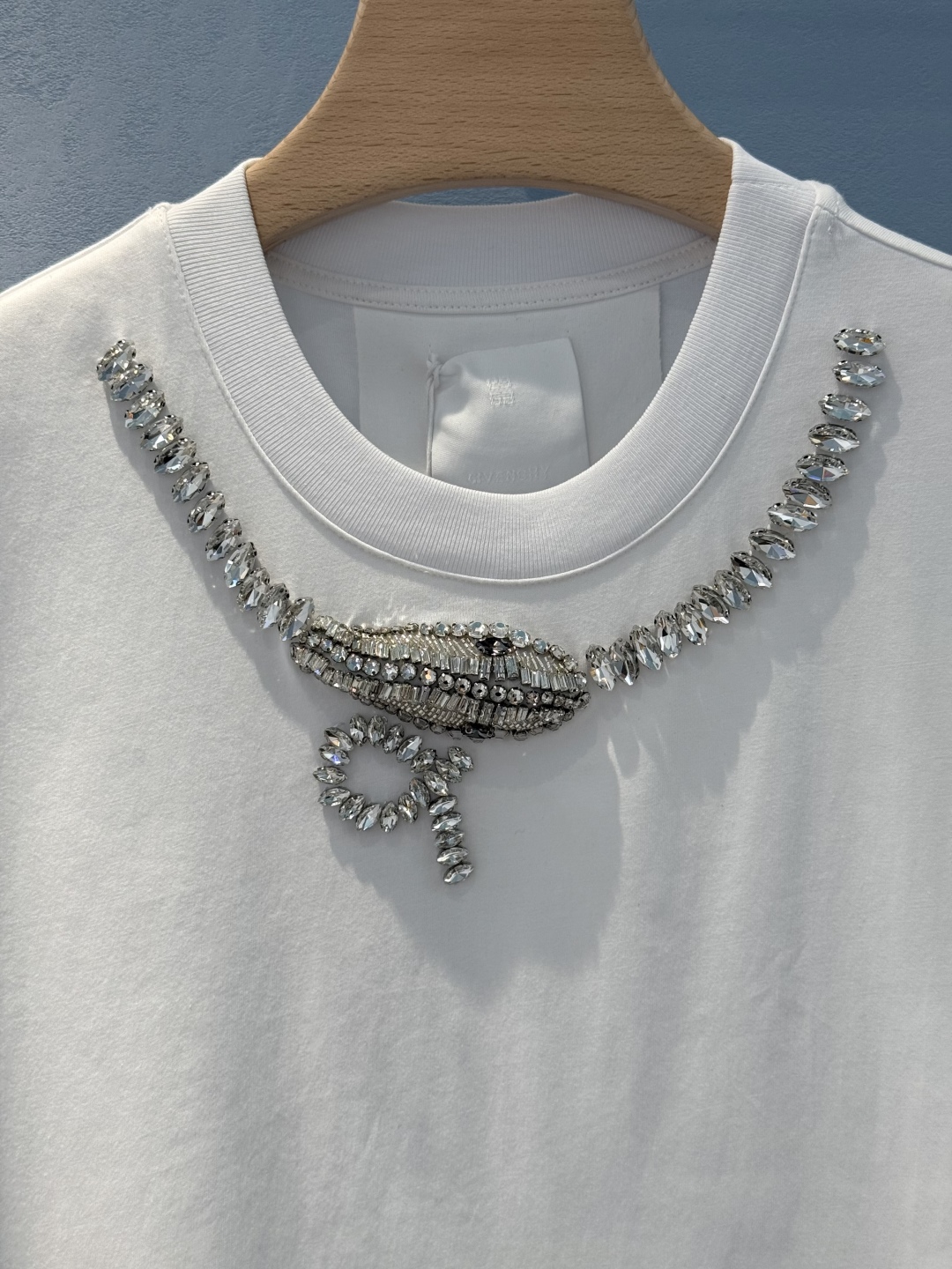 Exclusive Crystal-Embellished Female Suit with Imported Cotton Tops: High-Quality and Stylish Summer Wear - 图片 5