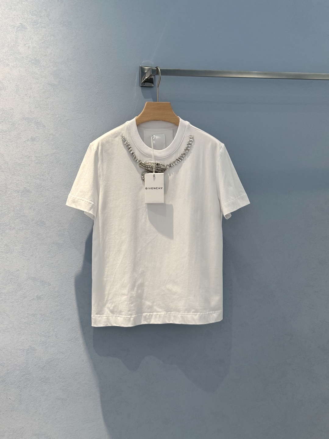 Exclusive Crystal-Embellished Female Suit with Imported Cotton Tops: High-Quality and Stylish Summer Wear - 图片 3