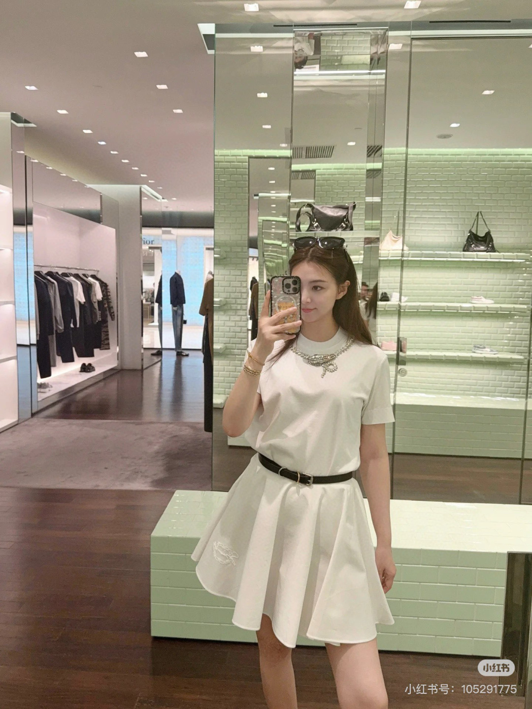 “Crystal Drill Tee: Heavy-working Hand-sewn Design with Super Bright Eyes” - 图片 2