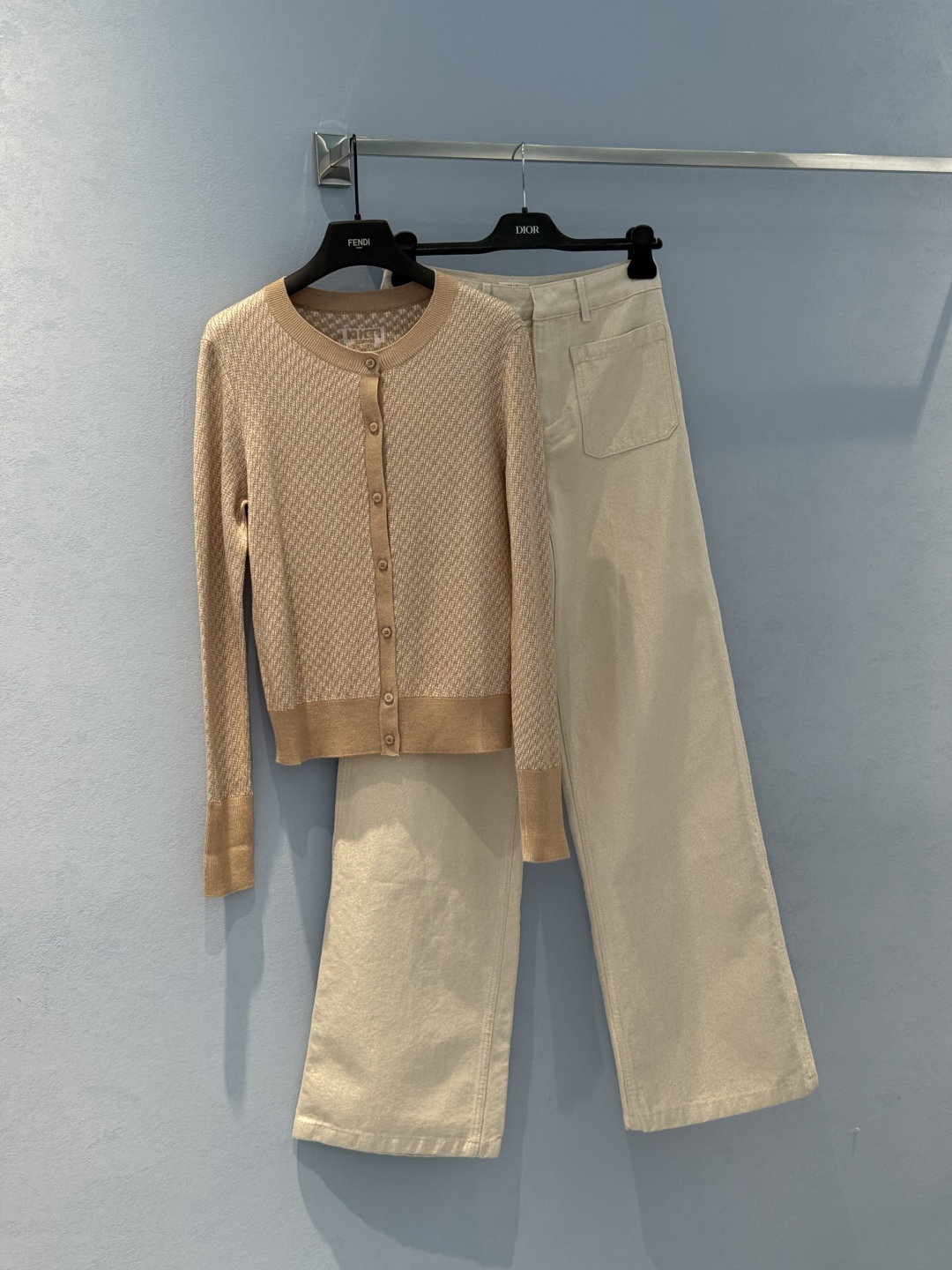 Fendi Gold Thread Knit Cardigan - Vintage Logo, Soft & Comfortable 2 cmp i1746815576530 7753 0 0
