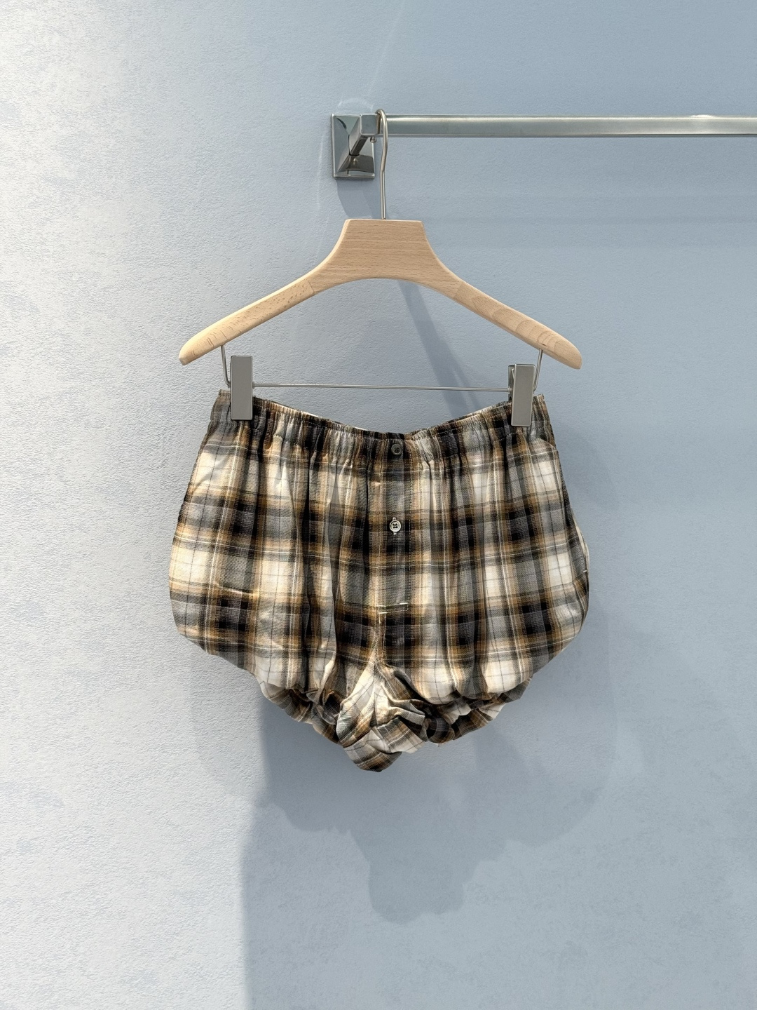 AcneStudio 1996 Emblem-Marked Female Suit: Cozy, Stylish, and Summer-Ready - 图片 1