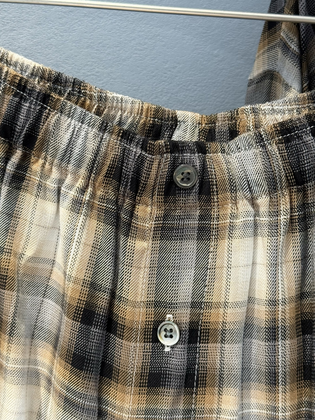 AcneStudio 1996 Emblem-Marked Female Suit: Cozy, Stylish, and Summer-Ready - 图片 4