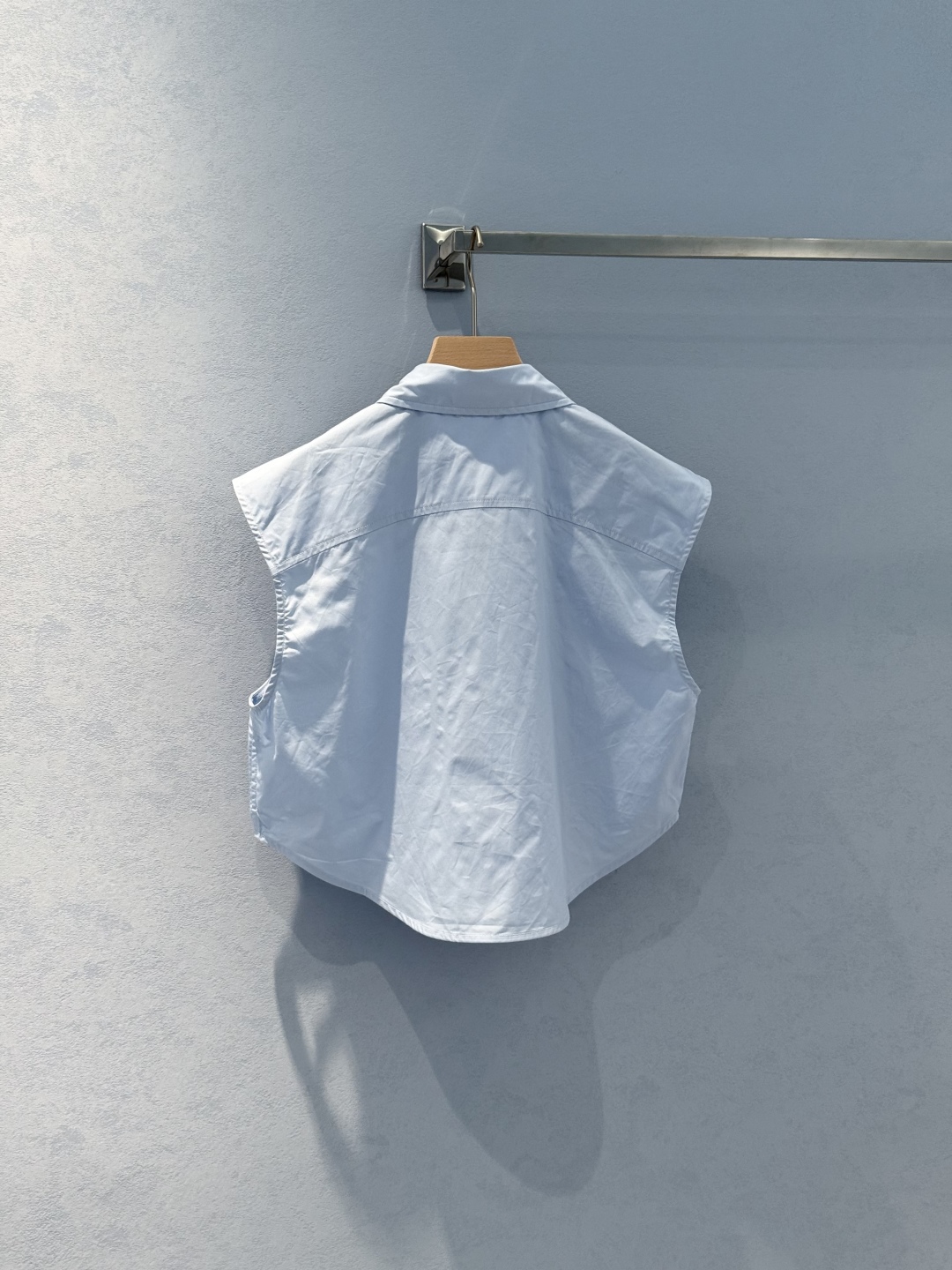 Stylish Women’s Suit with Branded Necklace-Free Shirt: Comfortable, Chic, and Versatile - 图片 2