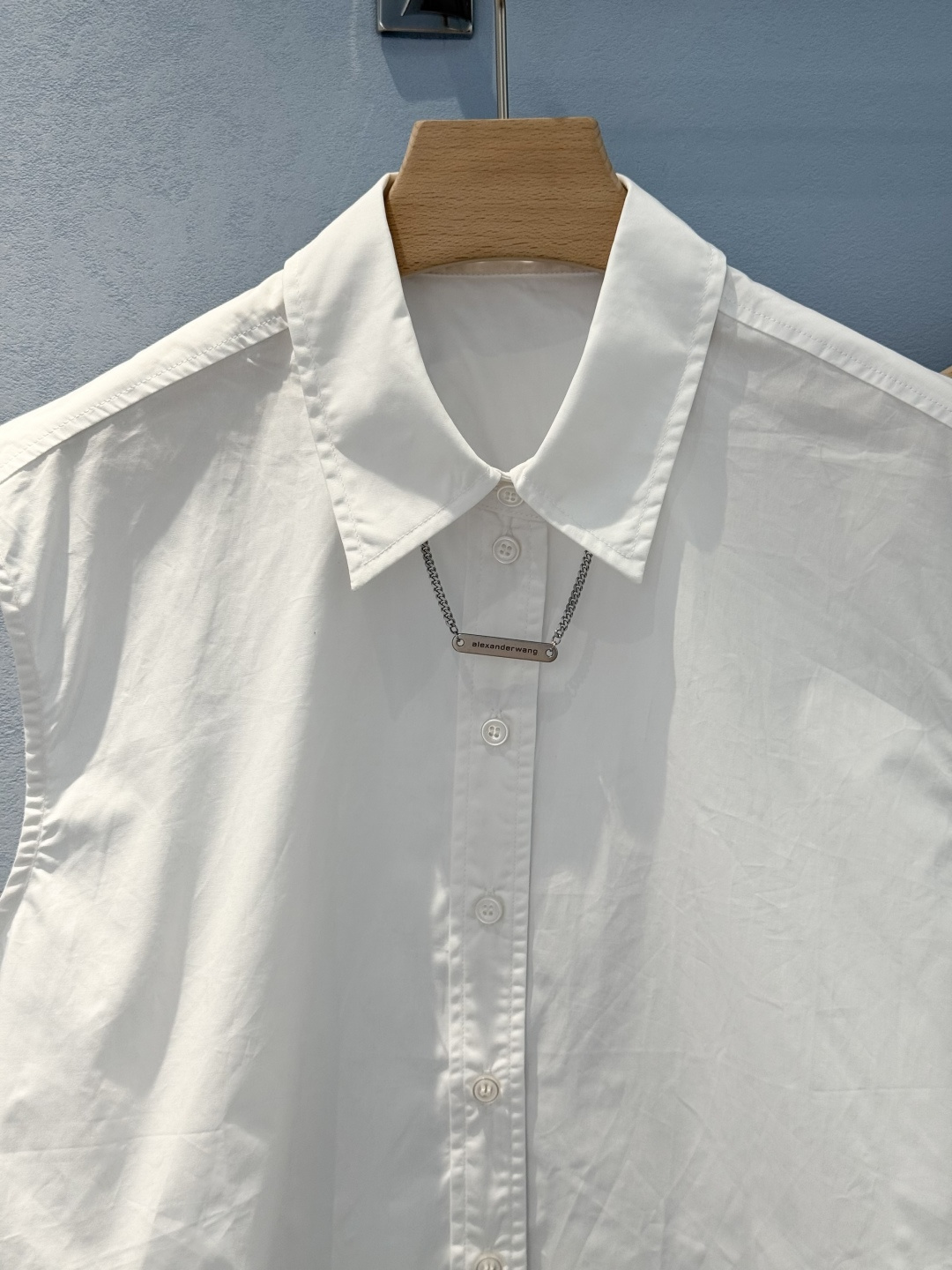 Women’s Suit with Branded Necklace-Free Shirts: Comfortable and Stylish Cotton Design - 图片 4