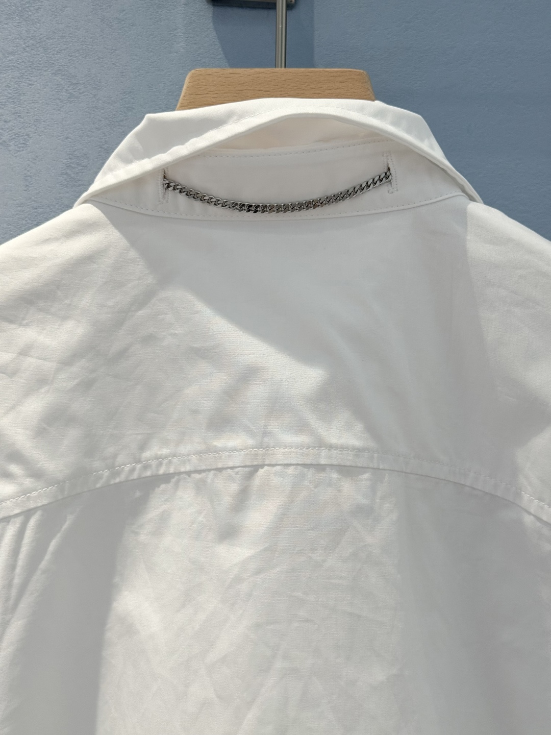 Women’s Suit with Branded Necklace-Free Shirts: Comfortable and Stylish Cotton Design - 图片 8