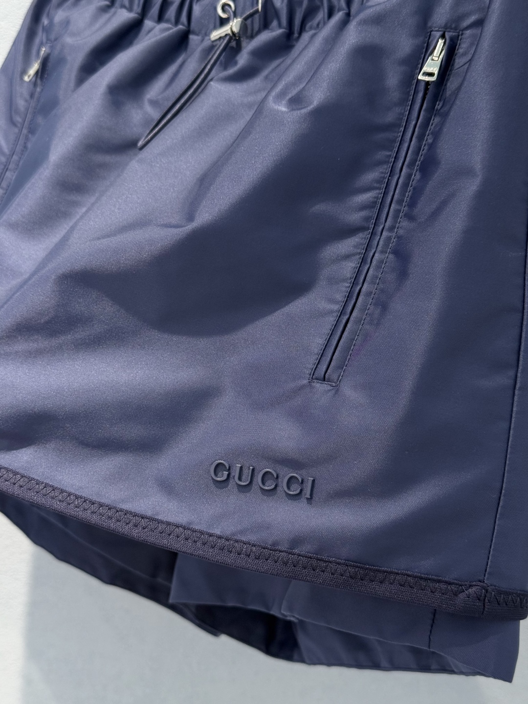 Stylish Windproof Coat with Silk Sense and Waterproofness – NYB-100% Nylon Material - 图片 5