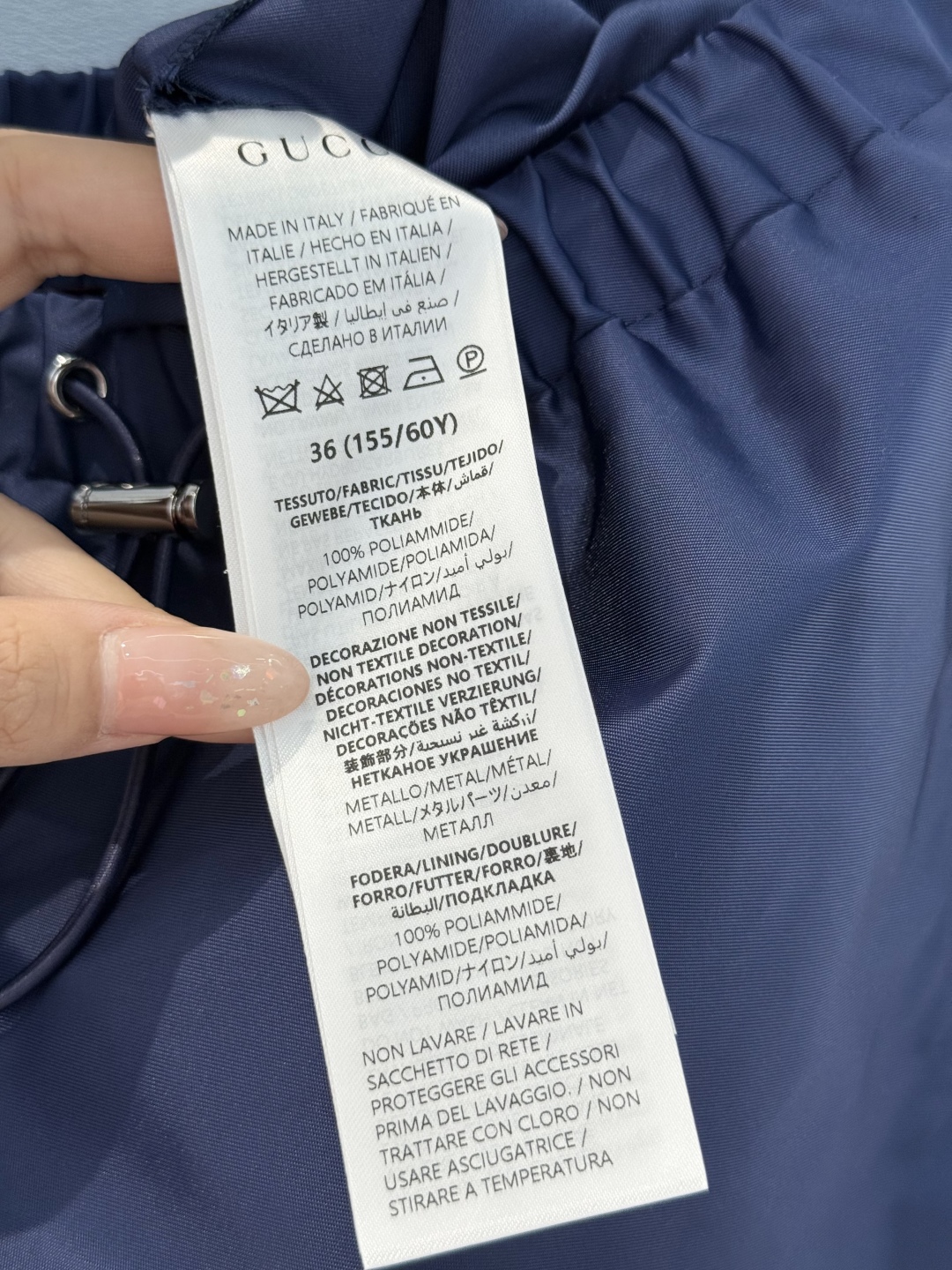 Stylish Windproof Coat with Silk Sense and Waterproofness – NYB-100% Nylon Material - 图片 9