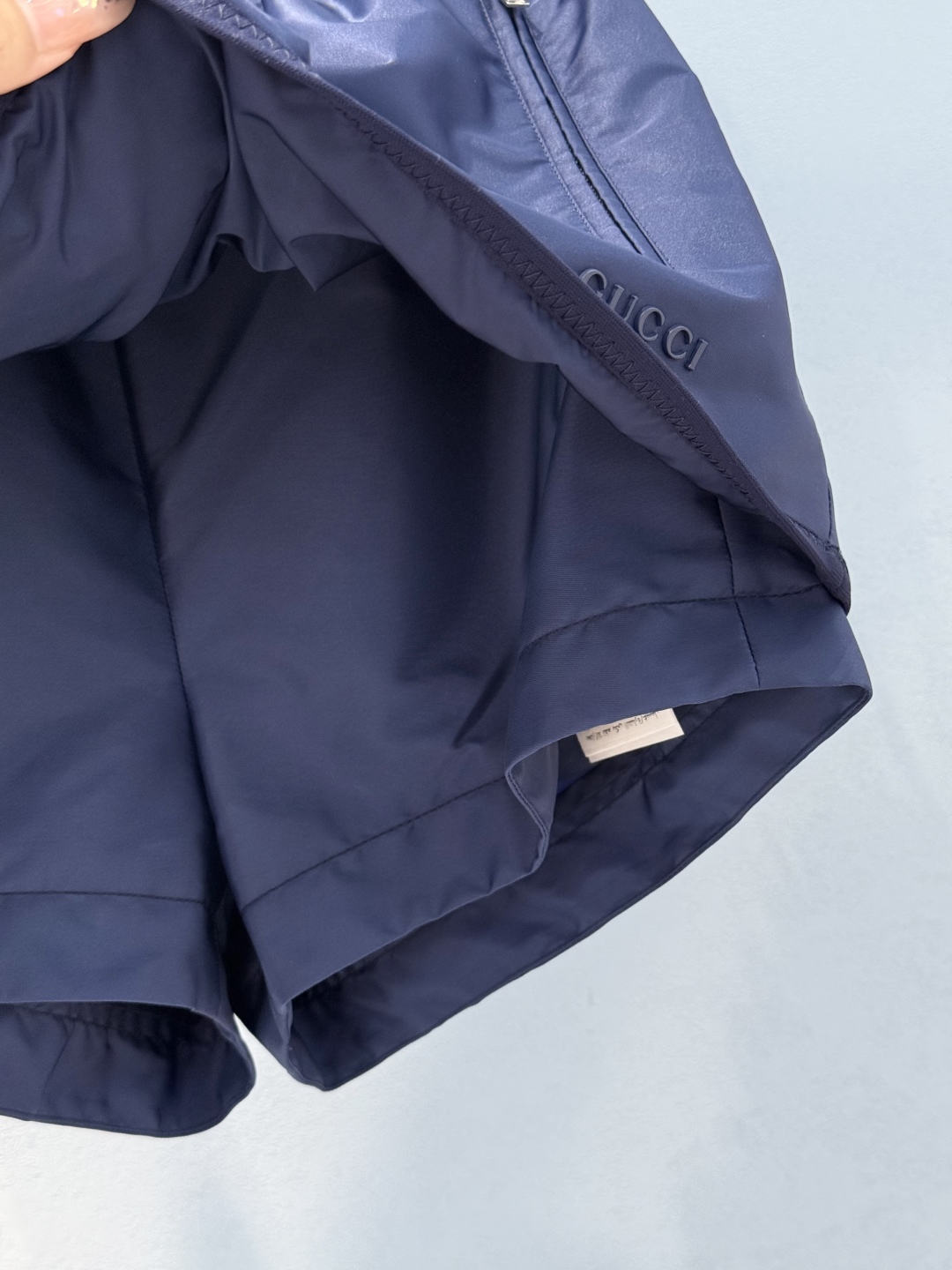 Stylish Windproof Coat with Silk Sense and Waterproofness – NYB-100% Nylon Material - 图片 8