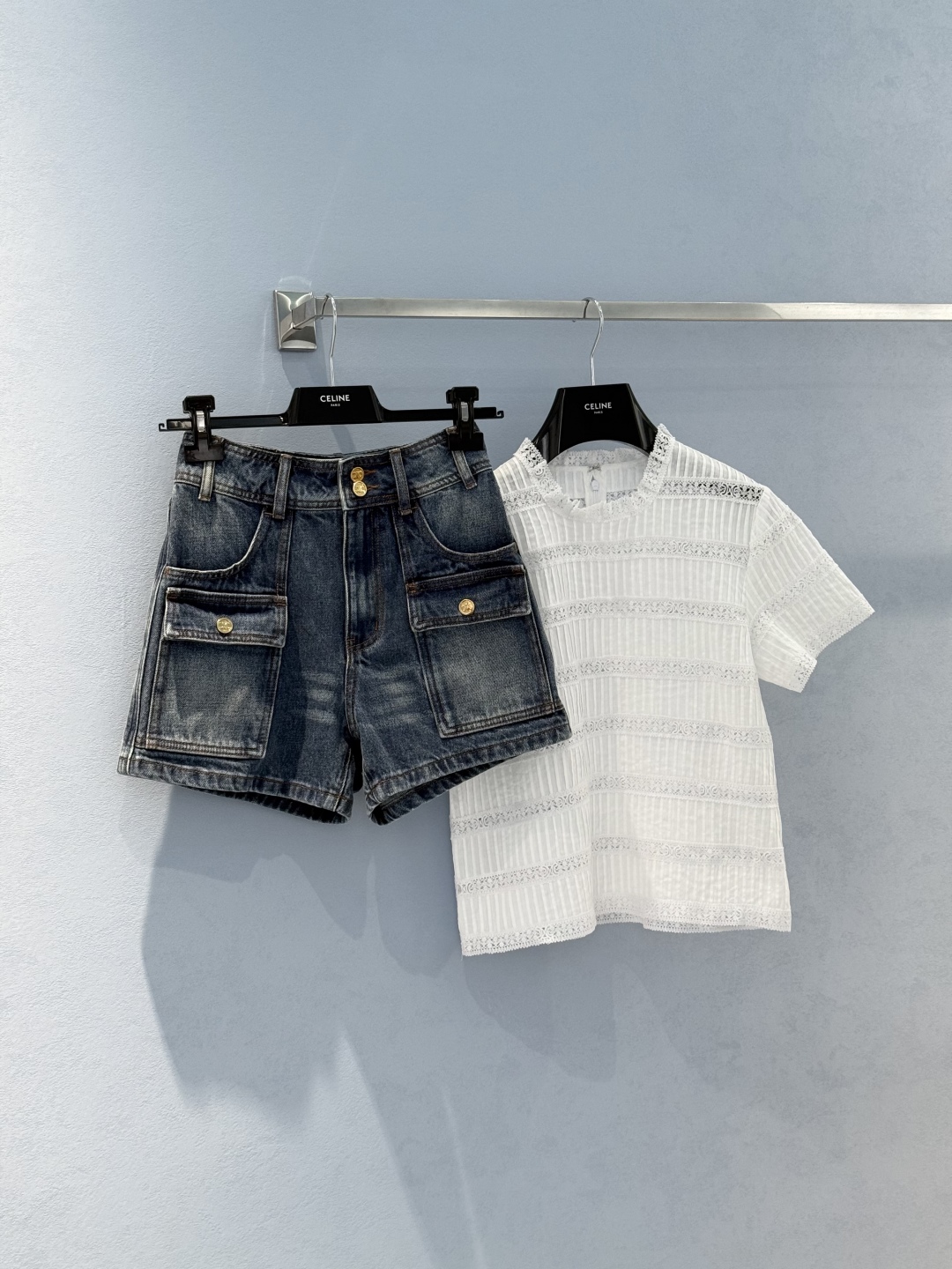 Elegant Celin Suit with Gold Buttons and Unique Cotton Material – Stylish and Comfortable - 图片 1