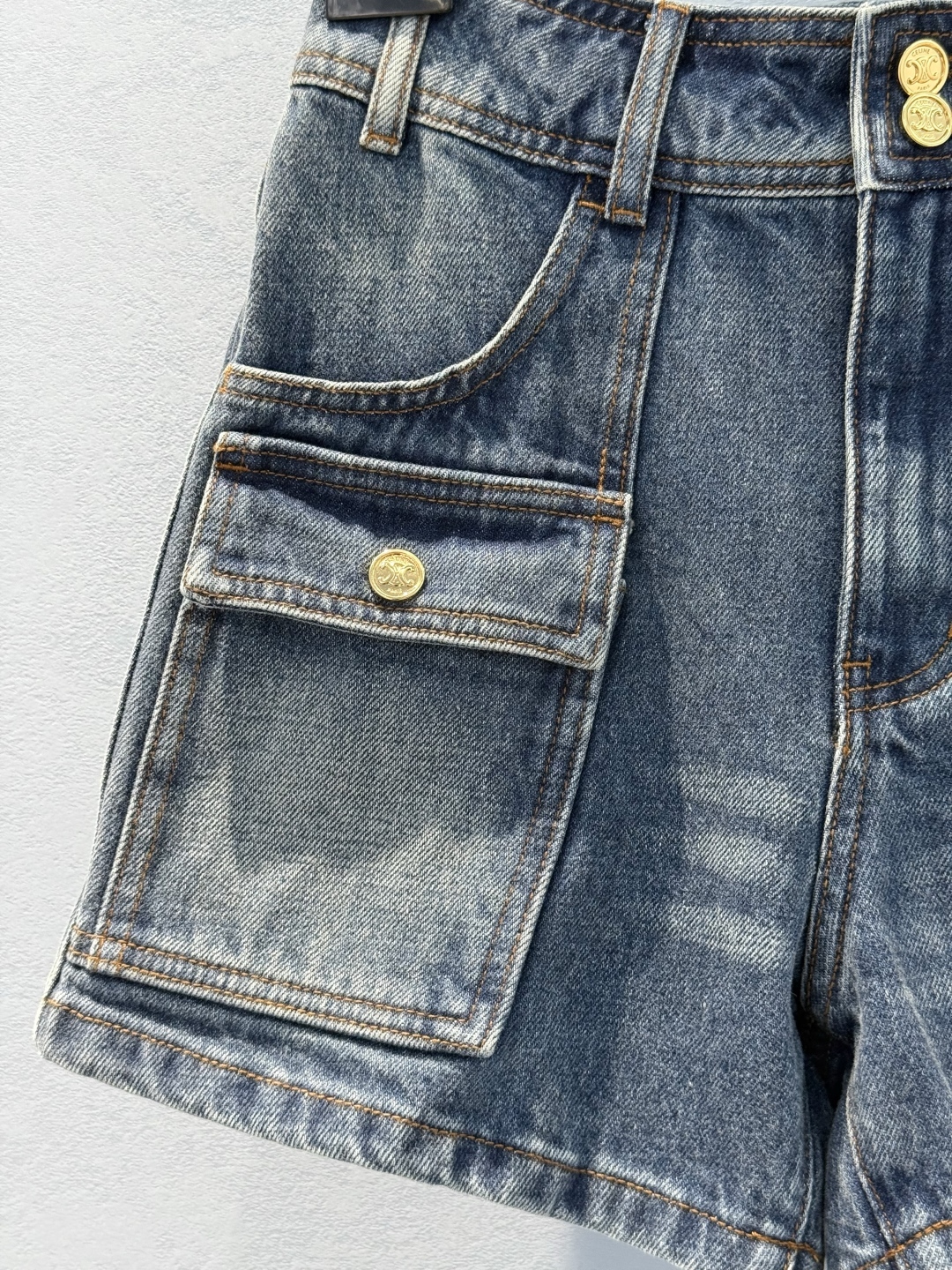 Elegant Celin Suit with Gold Buttons and Unique Cotton Material – Stylish and Comfortable - 图片 6