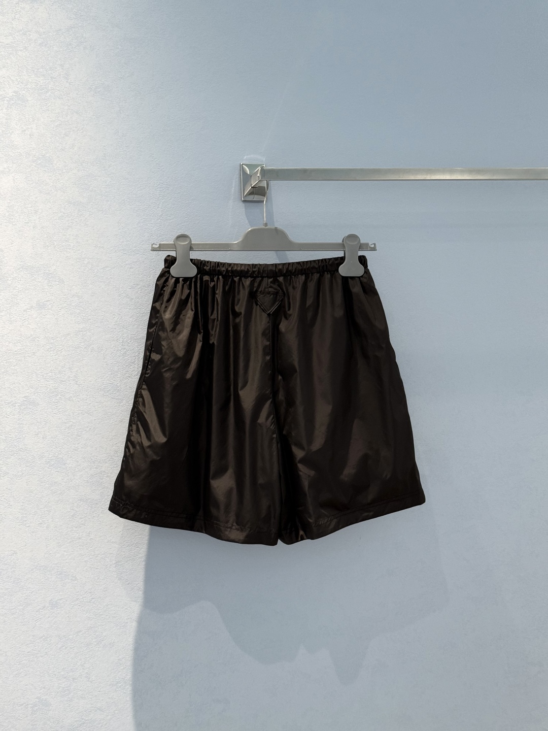 Stylish P736 Woman: Versatile Nylon Shorts for Fashionable Looks - 图片 2