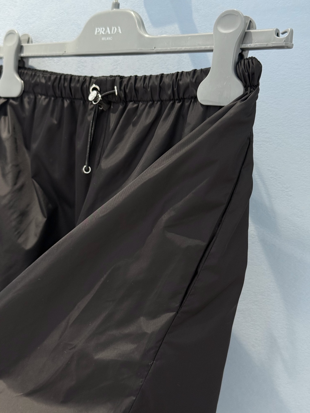 Stylish P736 Woman: Versatile Nylon Shorts for Fashionable Looks - 图片 5